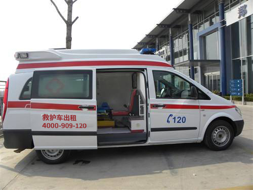 救护车康复回家，重庆万州区运送救护车服务电话就找小微。