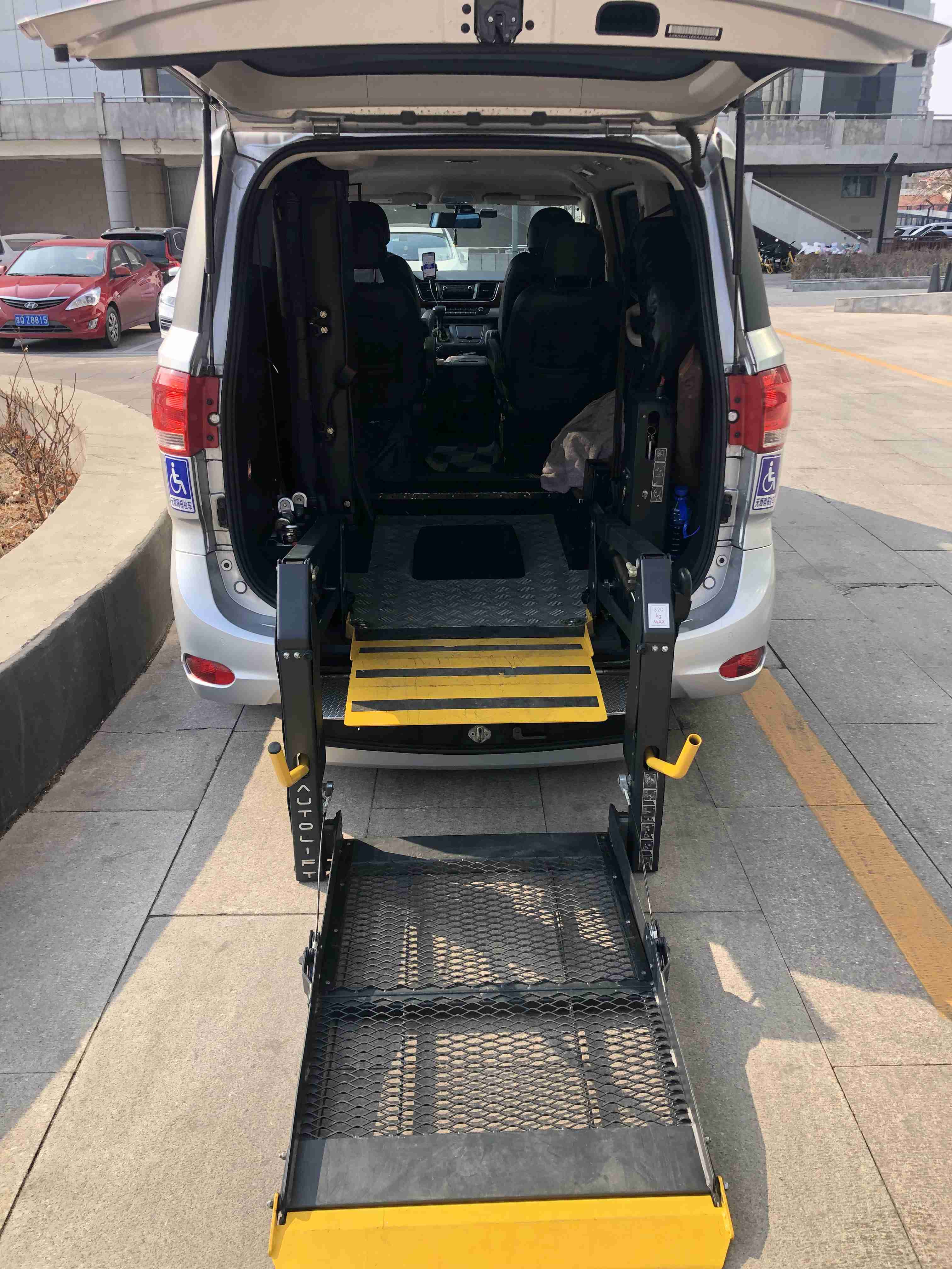 出院后需要救护车？跟我来，我告诉你怎么搞定！