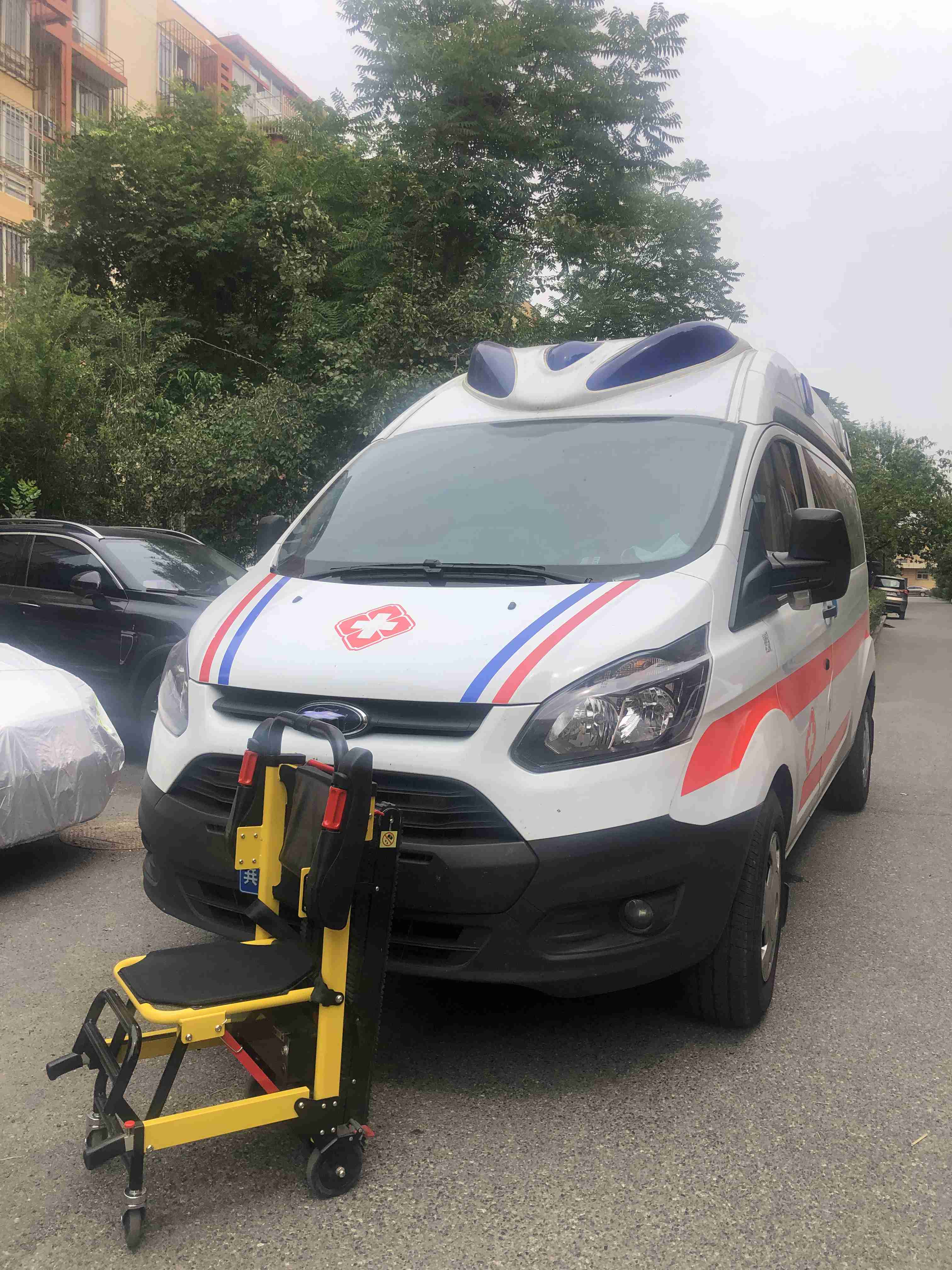 重庆市万州救护车出租公司，安全转运就在小微救护